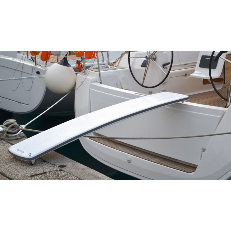 Candelieri con corrimano Candelieri con corrimano - Ricambi Nautici Boranautica